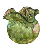 Vase en verre émaillé à décor de fleurs
