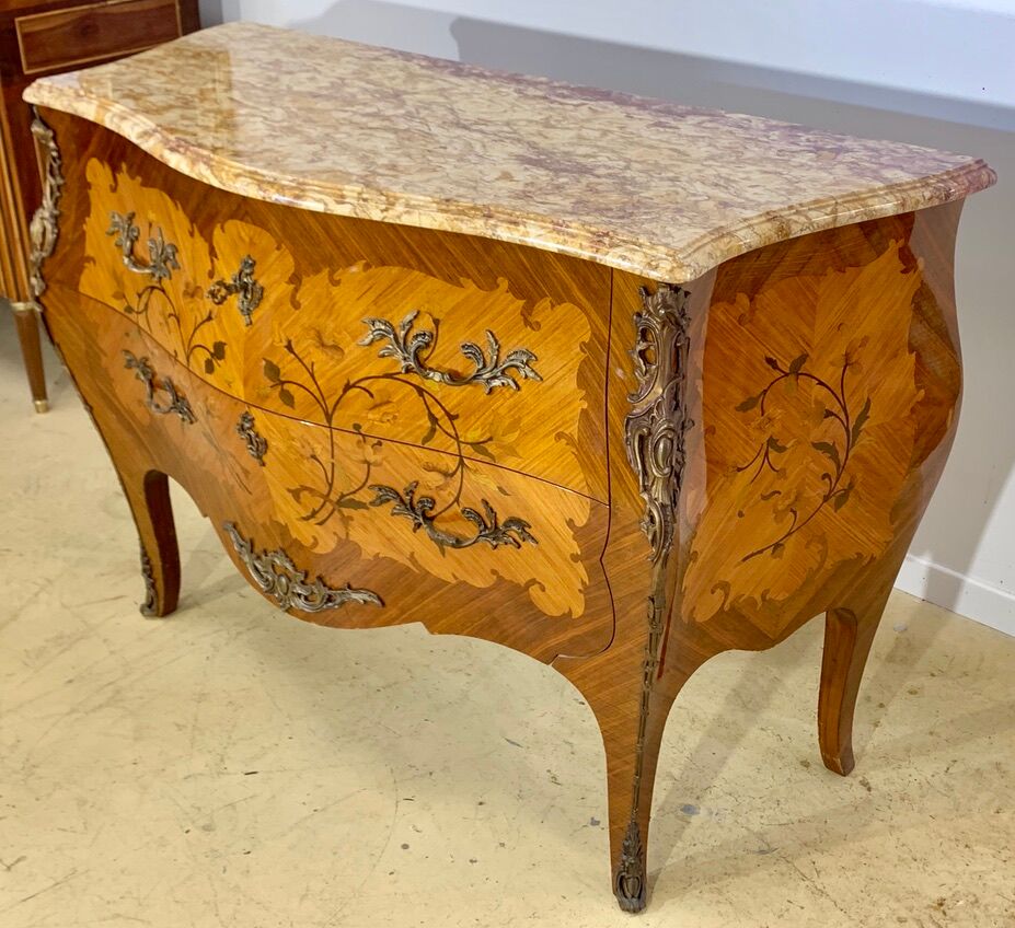 Curved chest of drawers Louis XV style in marquetry