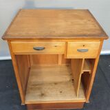 1950's store checkout counter with Bakelite mint