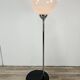 Lampadaire années 70 en métal et verre blanc