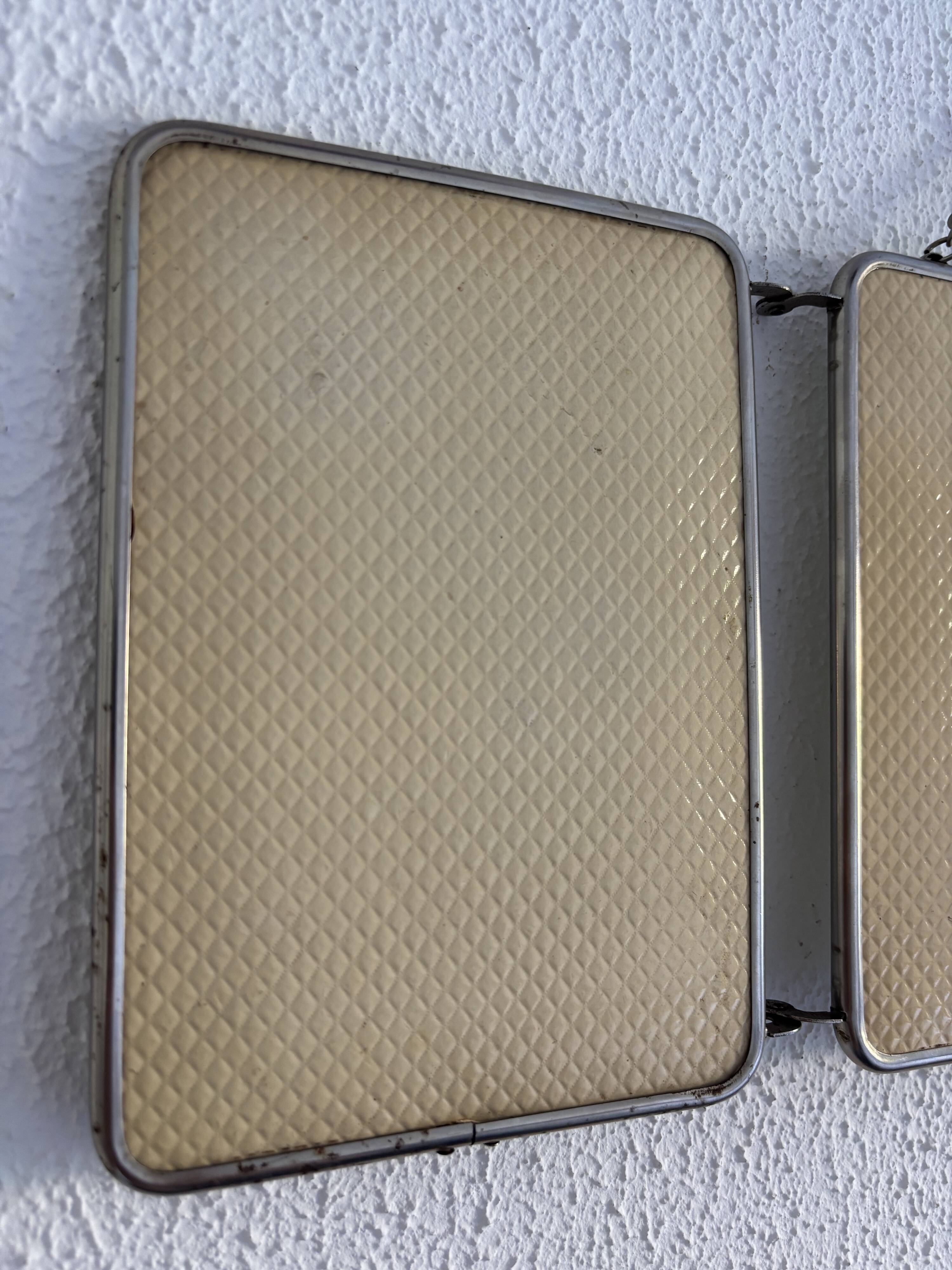Vintage 1960 triptych barber mirror ivory quilted - 21 x 50 cm