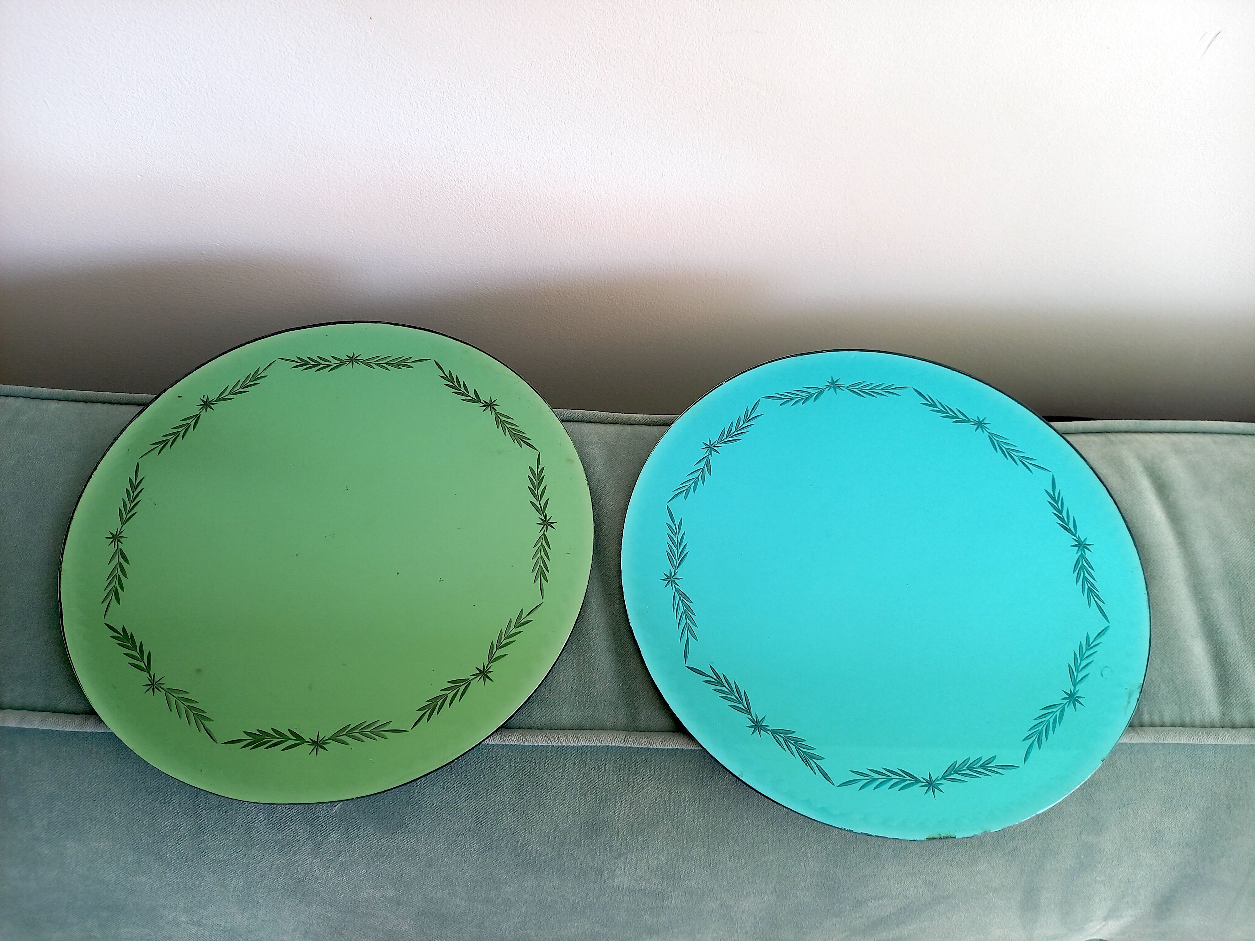 2 miroirs gravés et festonnés verts et bleus