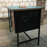 Child desk