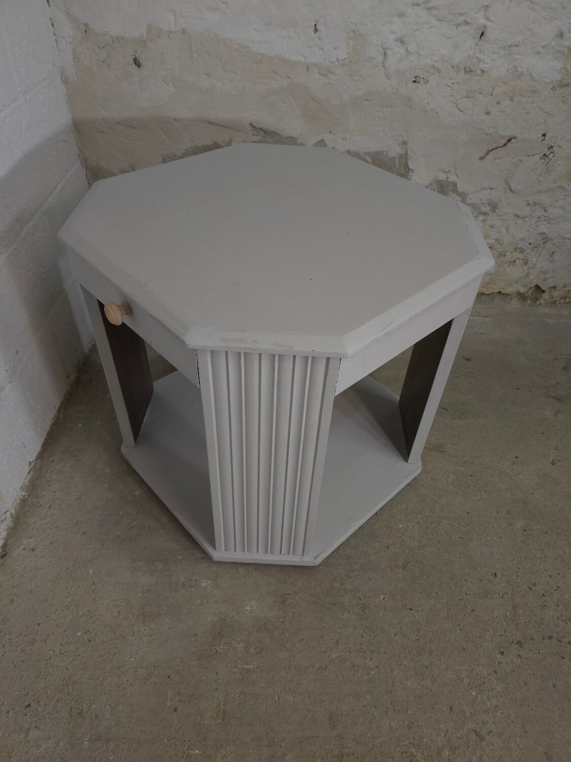 Art Deco side table repainted in "stormy" grey white