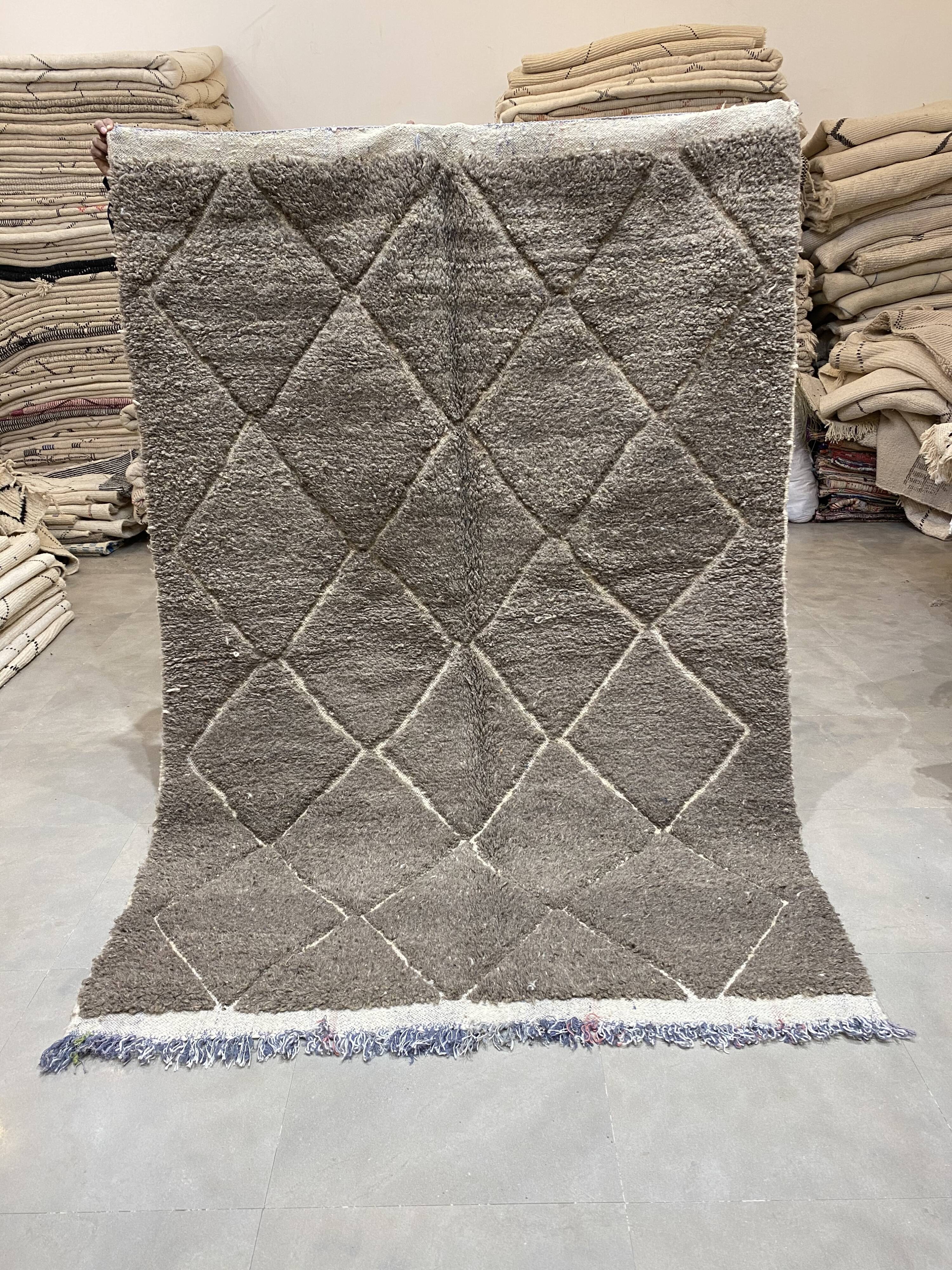 Natural grey relief wool rug
