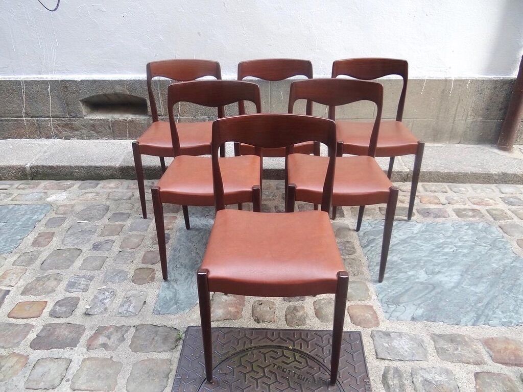 6 Scandinavian chairs