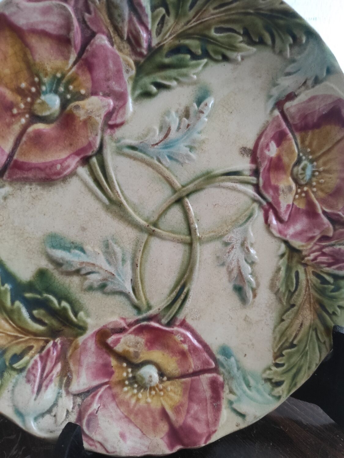 French majolica plate - slip - XIX th - Poppy décor