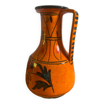 Iraqi ceramic vase