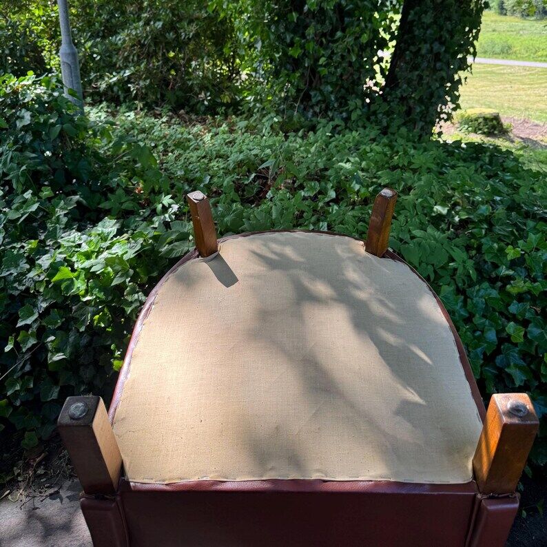 Chaises longues en cuir, design danois. Style urbain moderne.