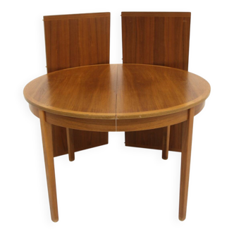 Table de salle à manger scandinave en noyer, Suède, 1960
