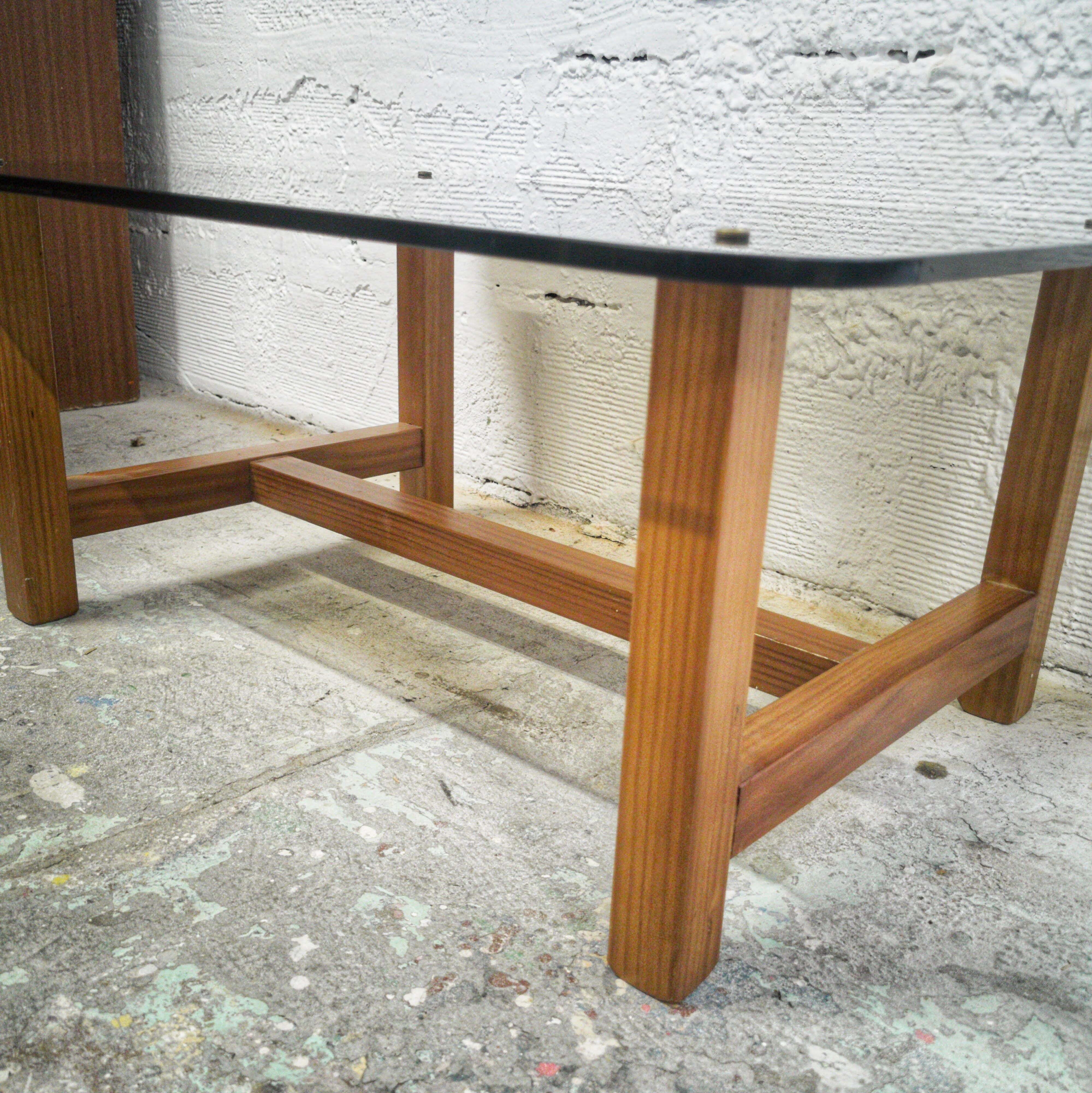 Table basse bois et verre fumé