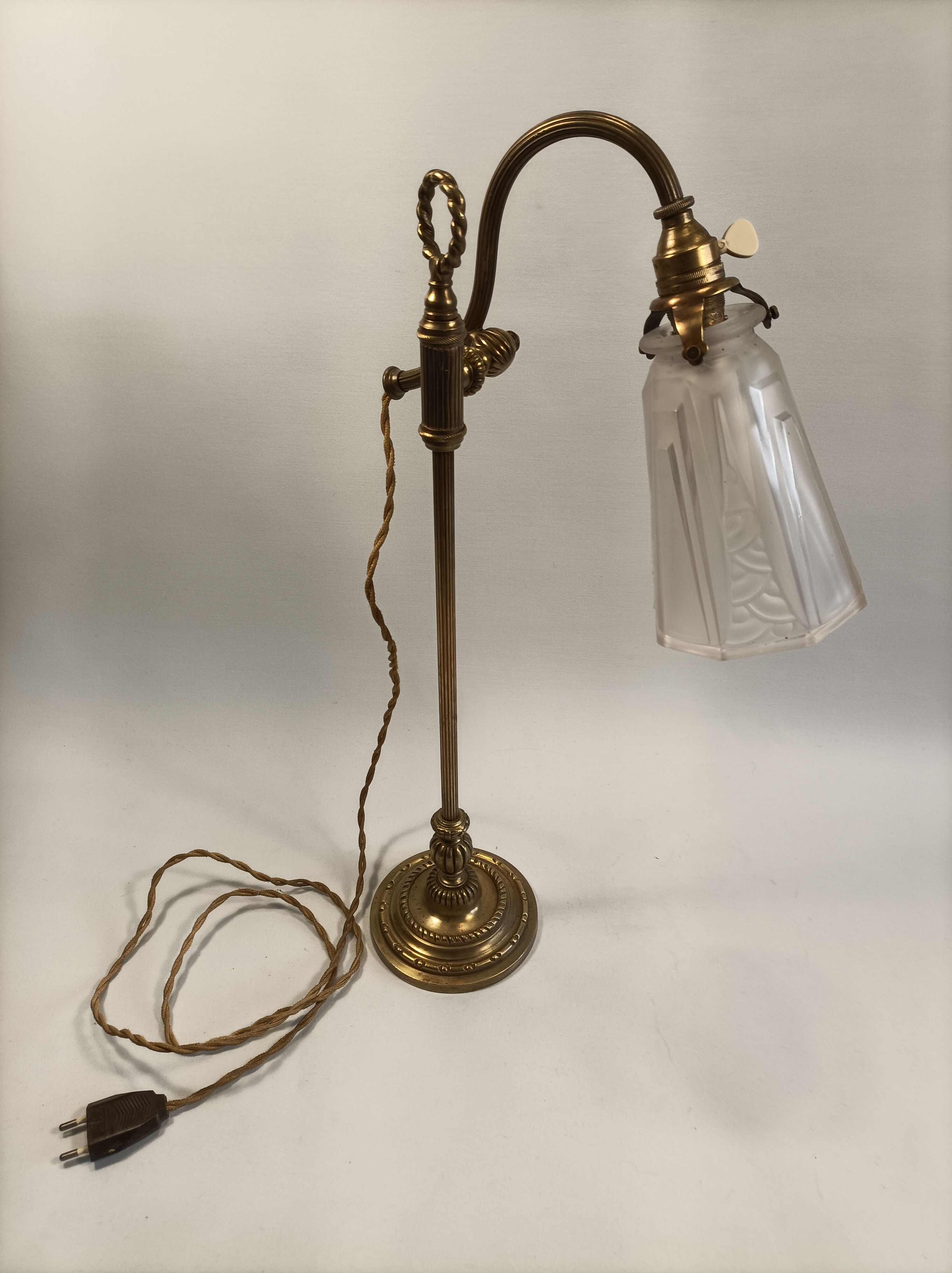 Bronze desk art deco lamp with tulip signed "schneider"