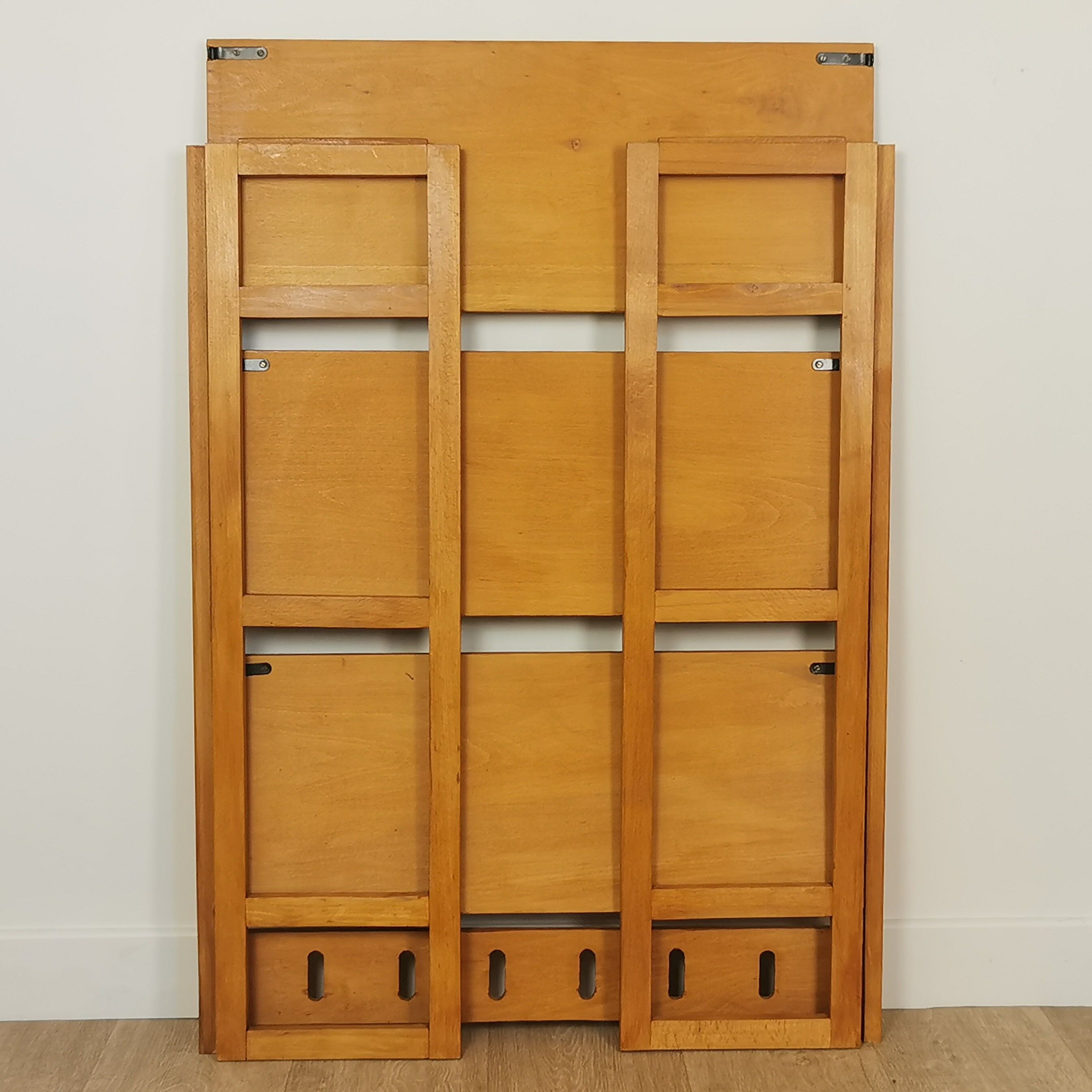 Folding bookcase shelf