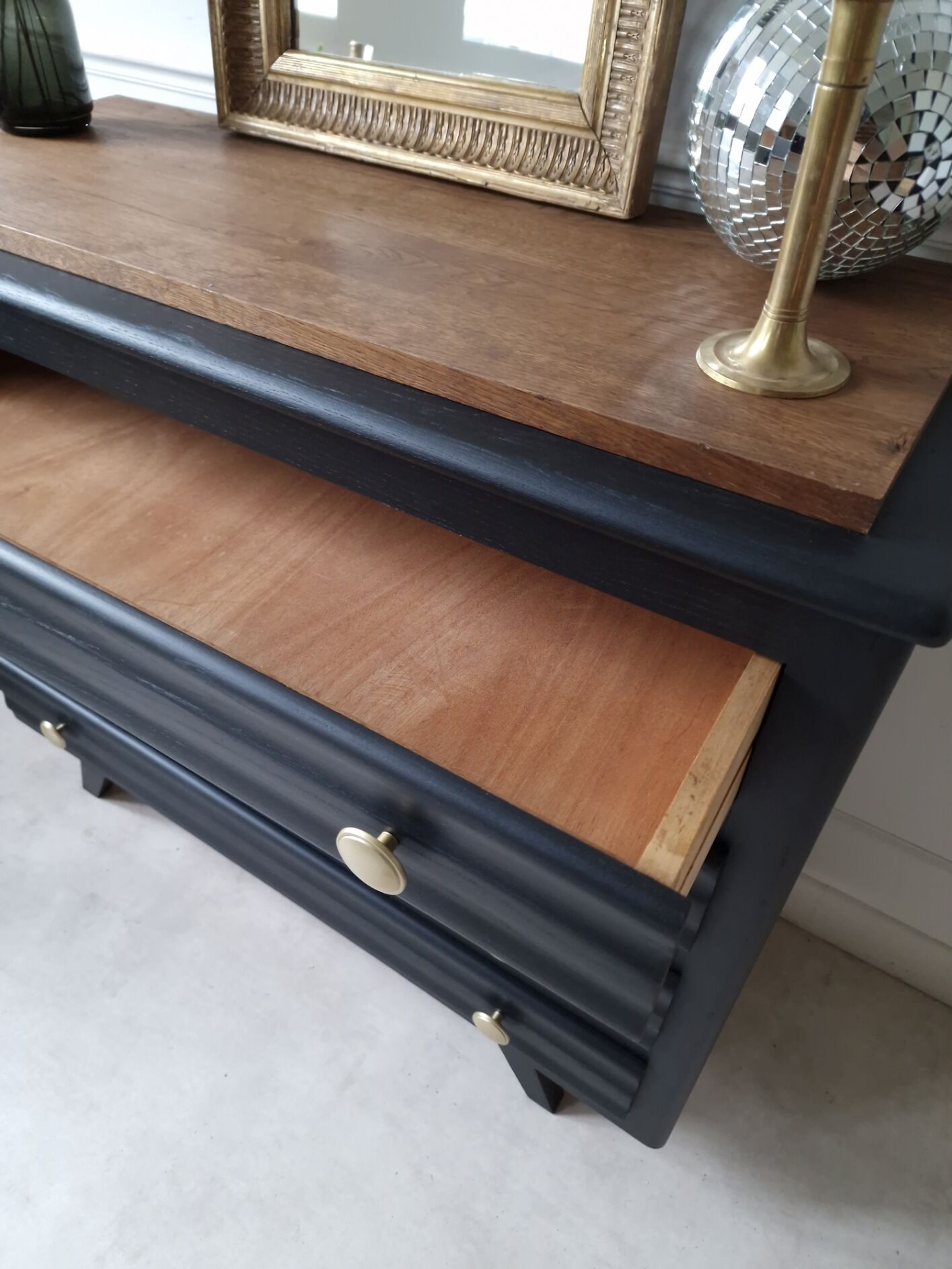 Commode vintage noire