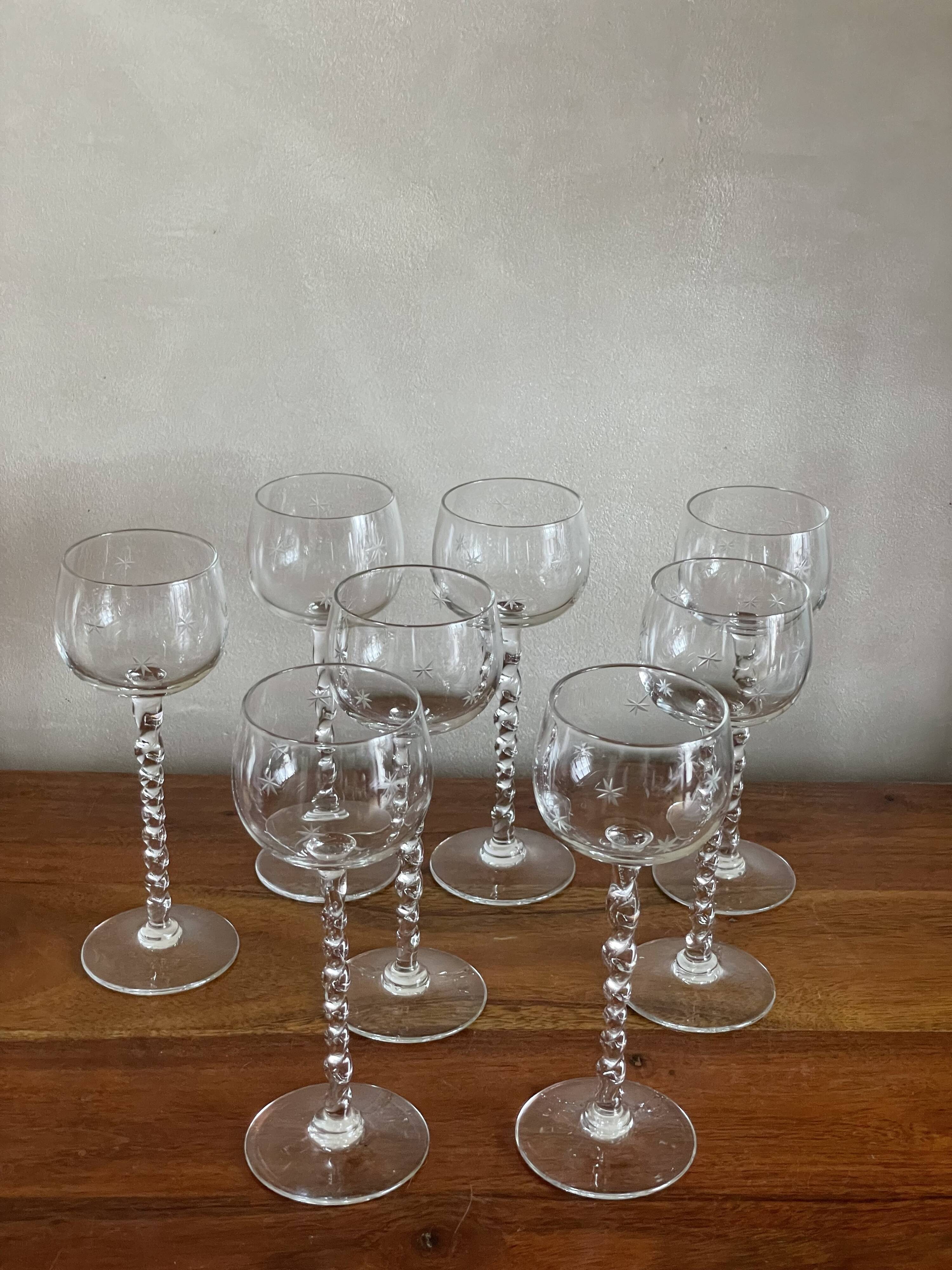 8 glasses with twisted stem and star pattern