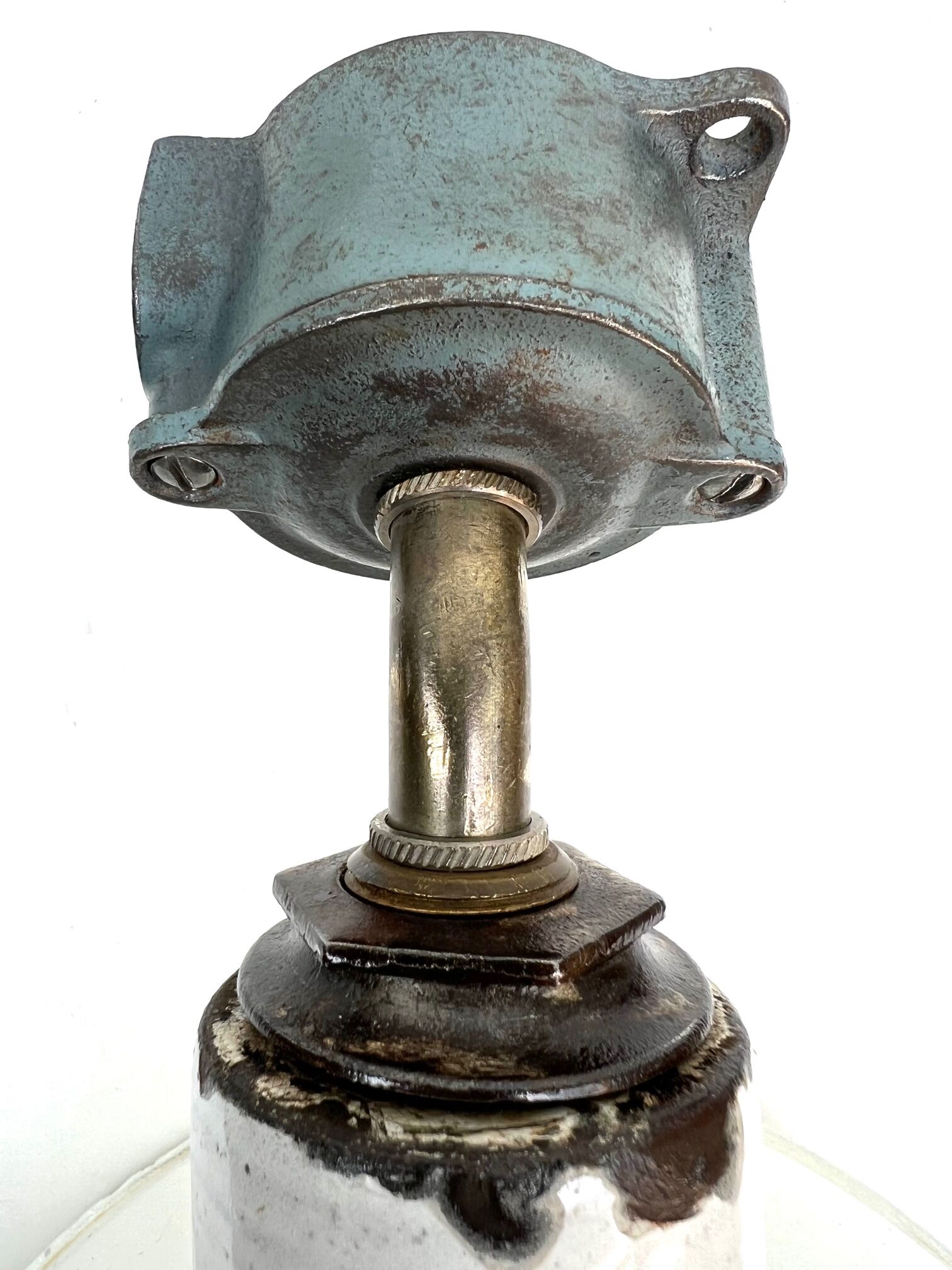 White enamelle tole wall lamp ø 31 cm brand benjamin usa