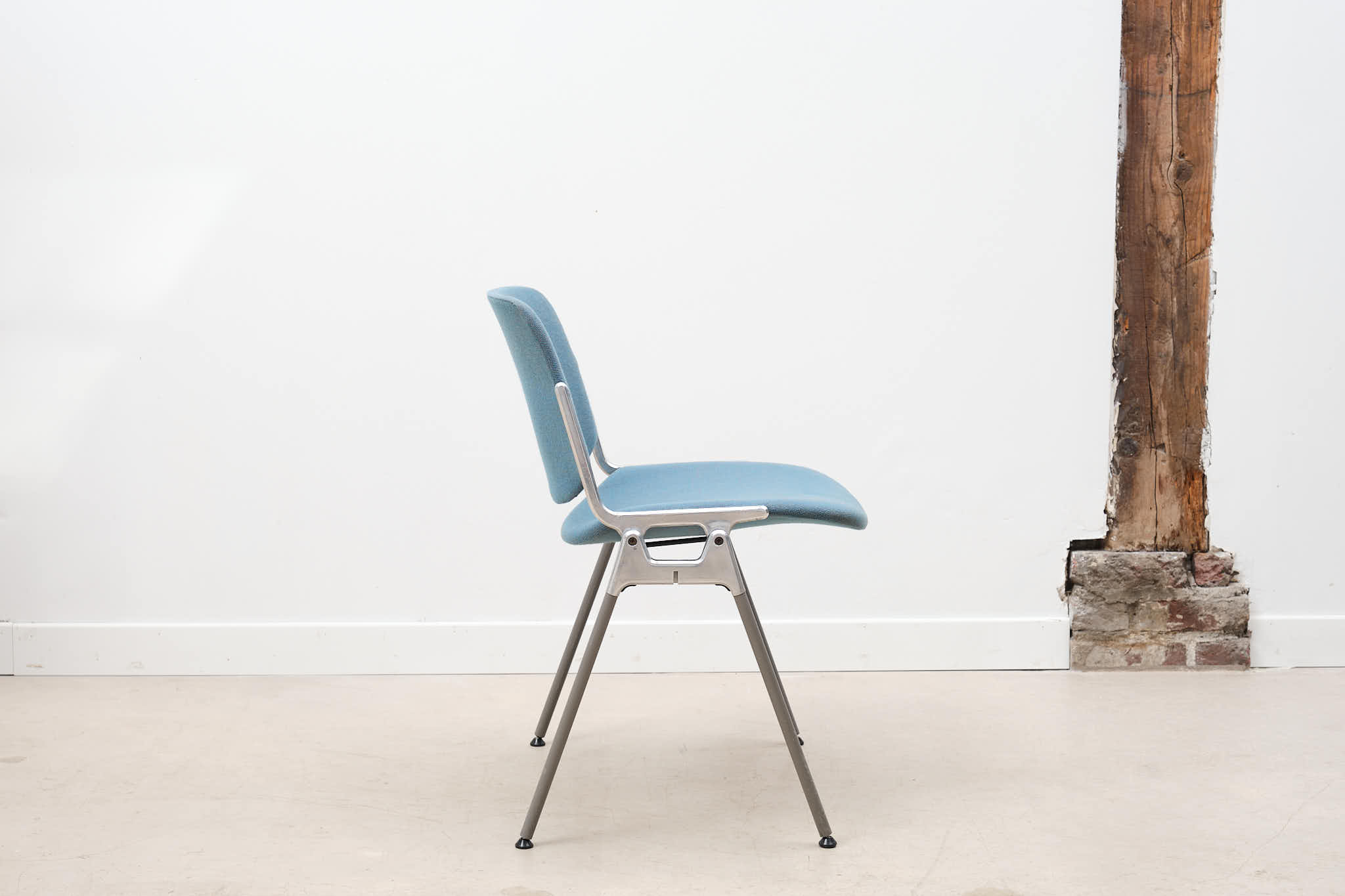 DSC 106 chair by G.Piretti for Castelli blue