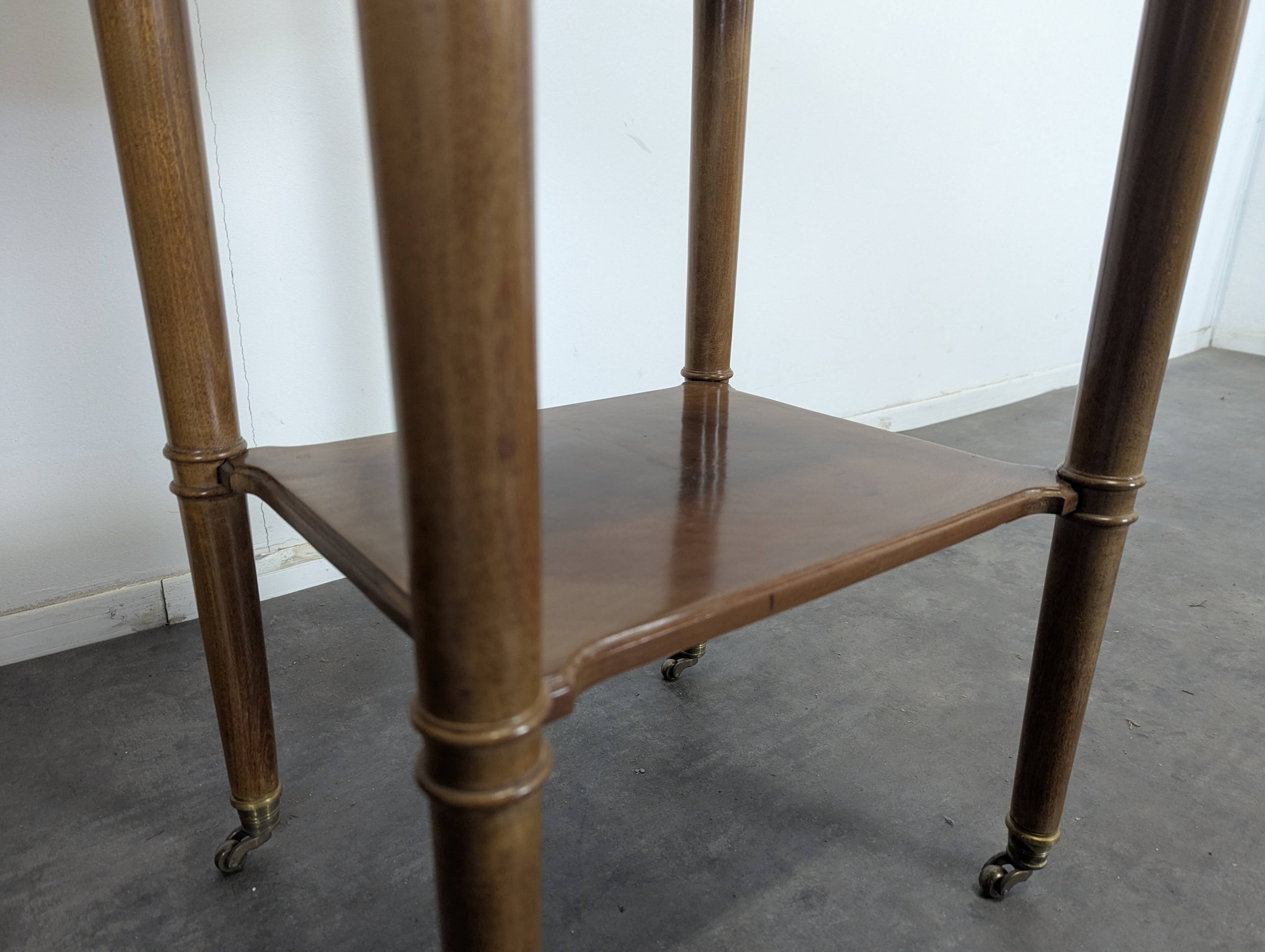 Mahogany refreshment cabinet from the early 19th century.