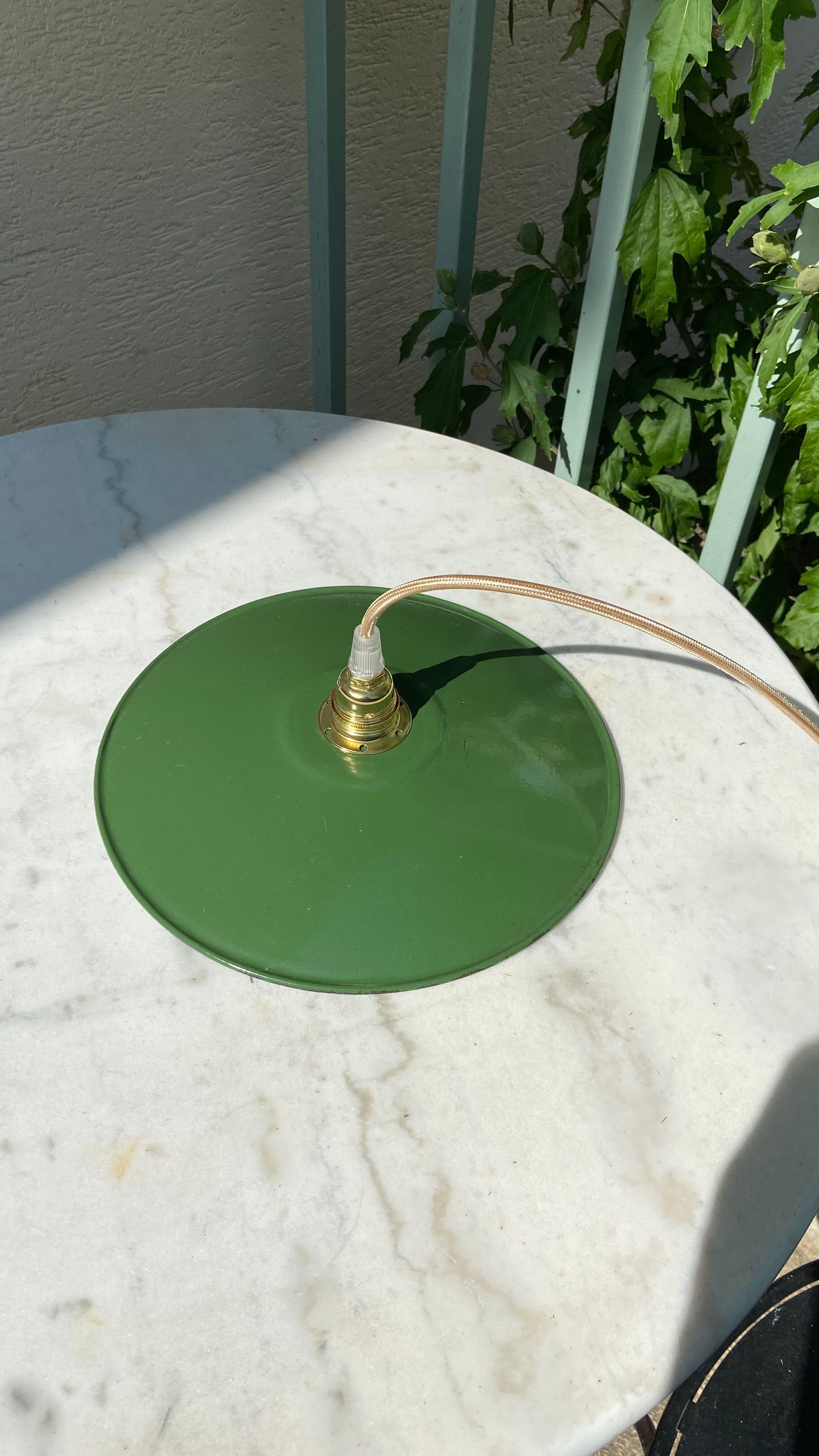 Workshop suspension in vintage green enamelled sheet metal