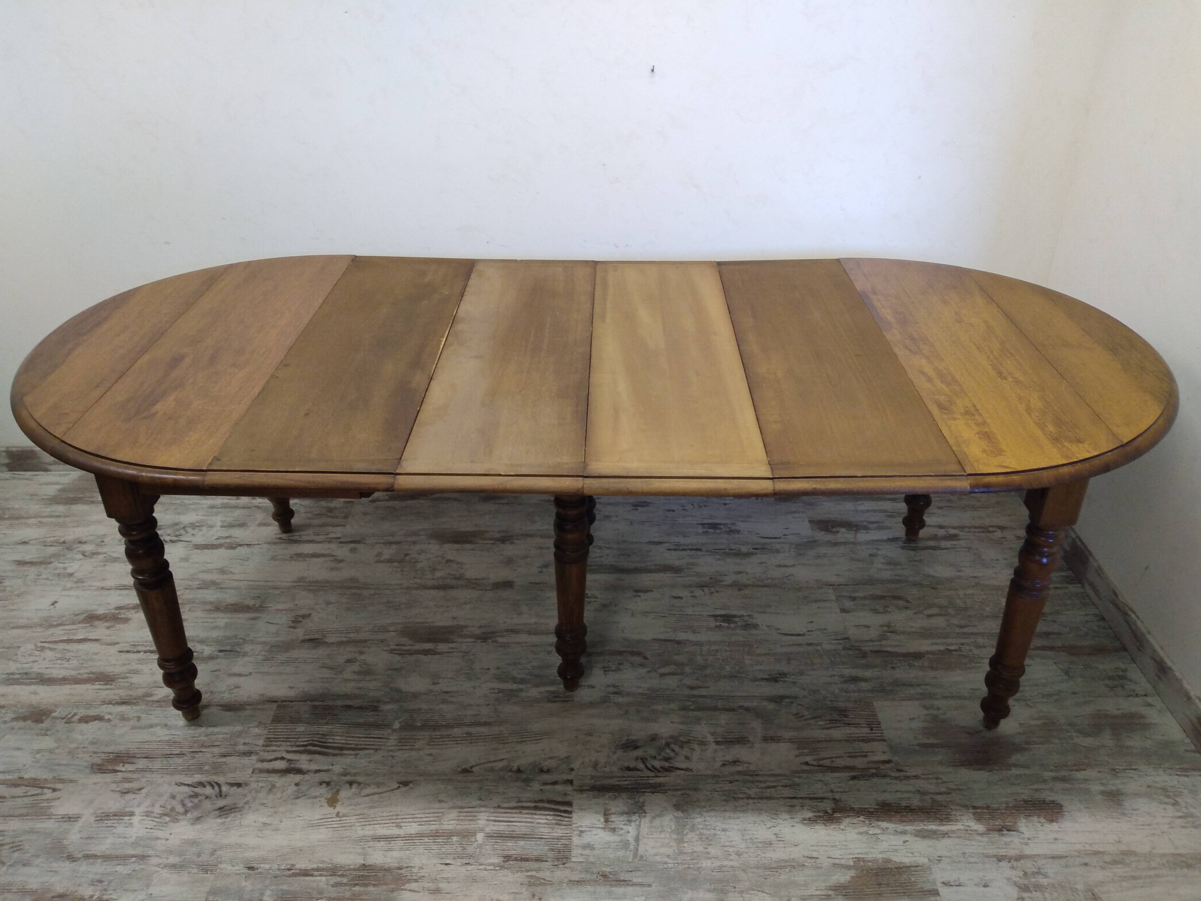 Old Flap farmhouse table with extensions