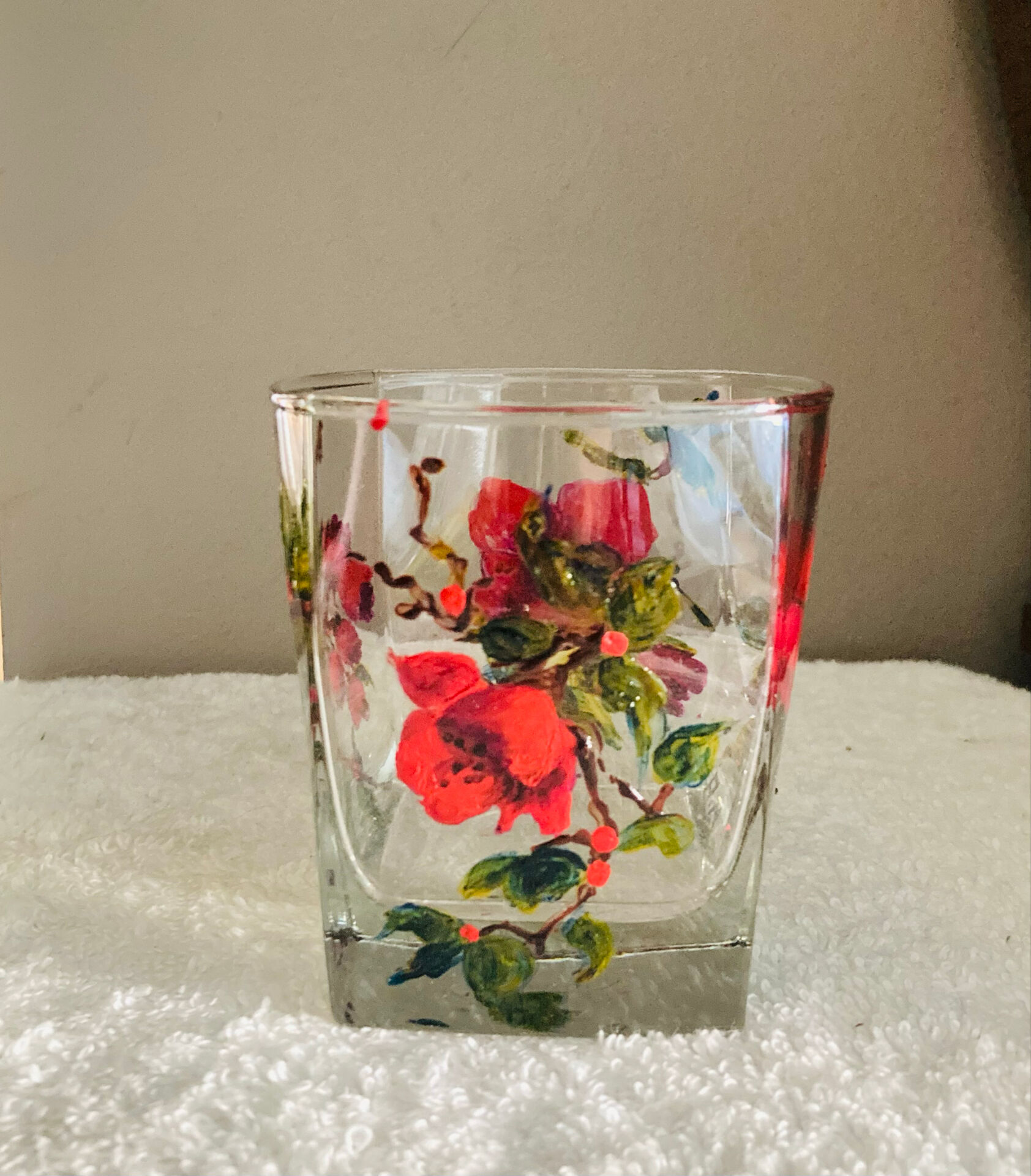 Unique whisky glass with a poppy design, handmade and signed by M.B.