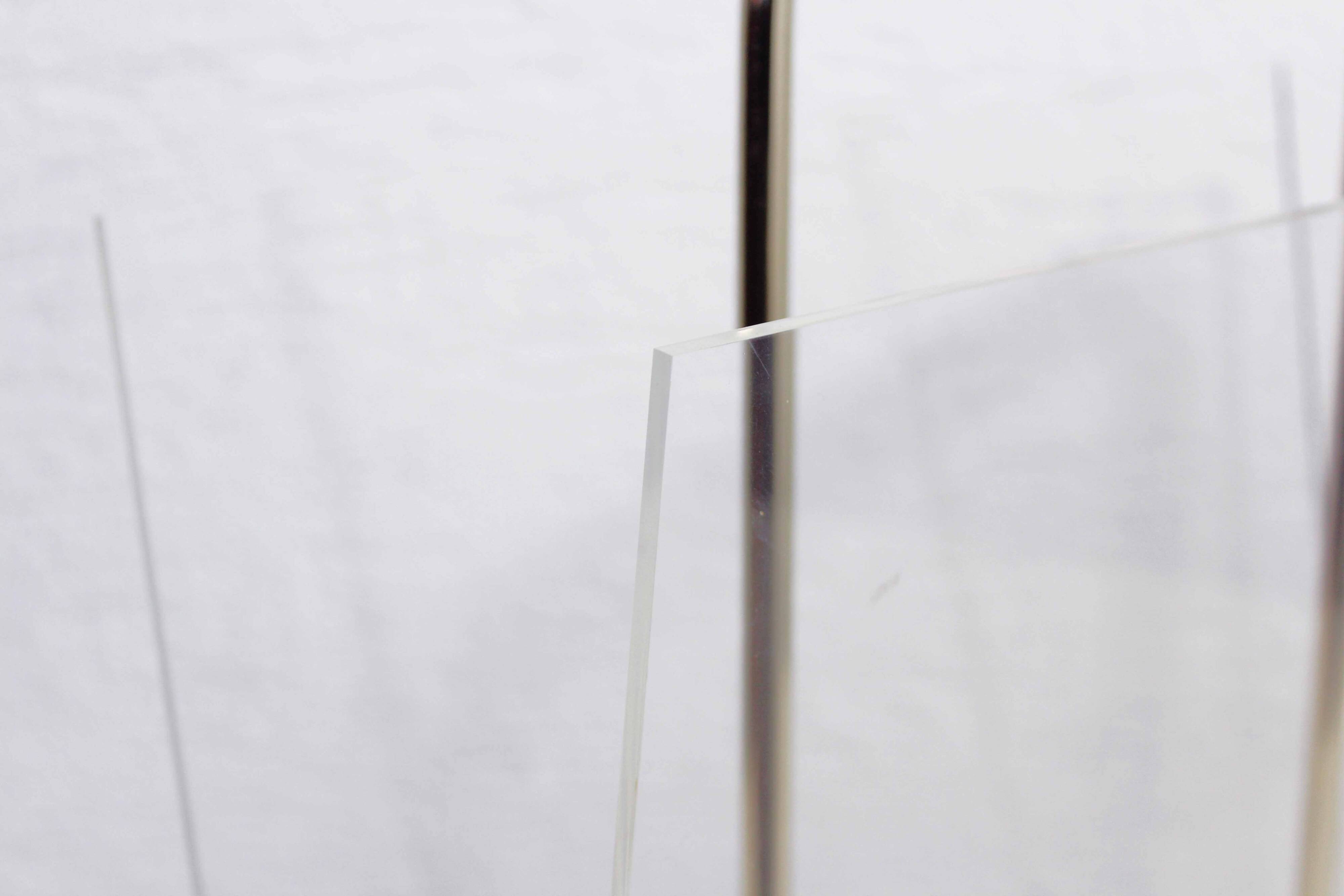 Plexiglass magazine holder