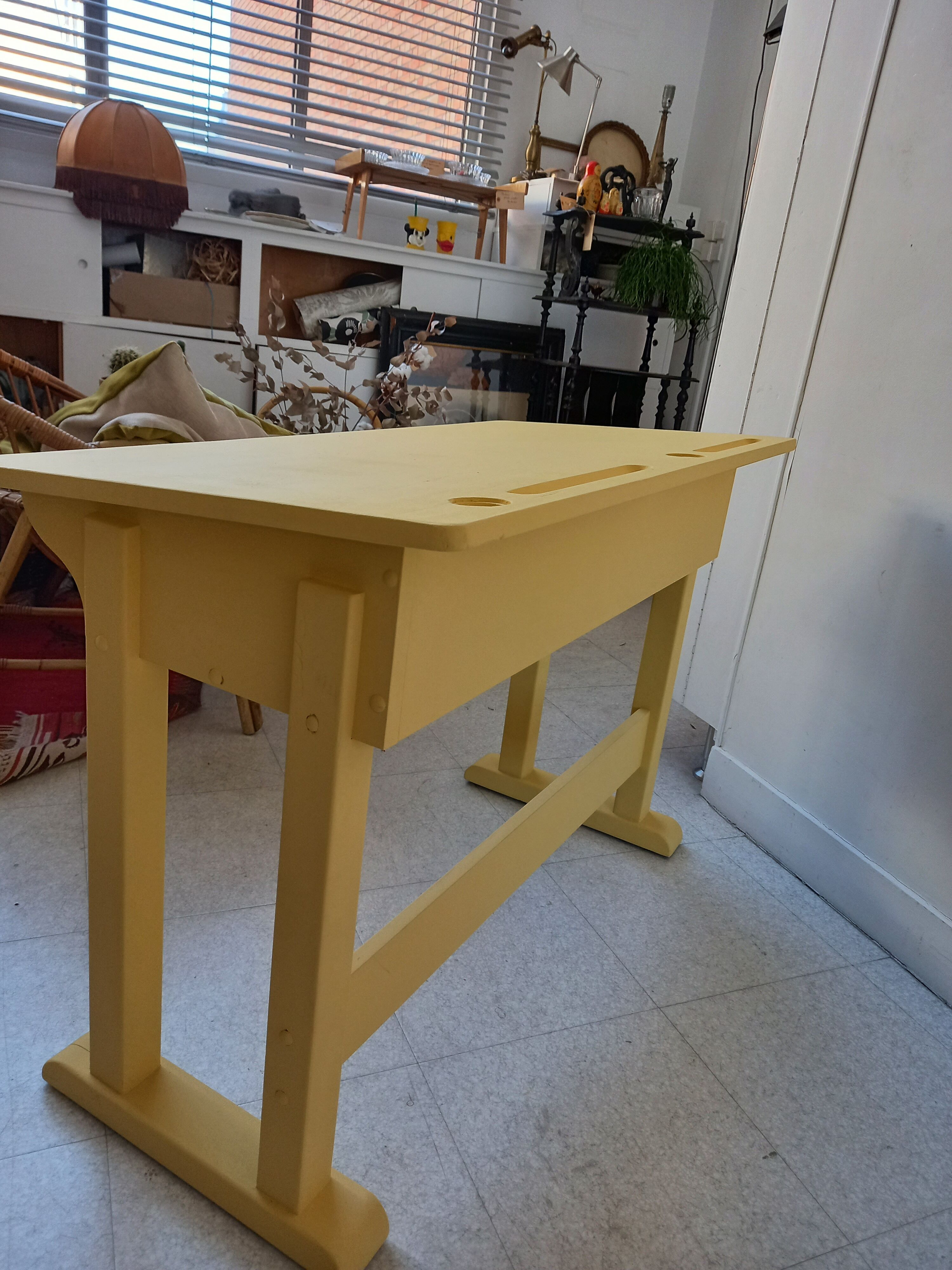 Children's desk