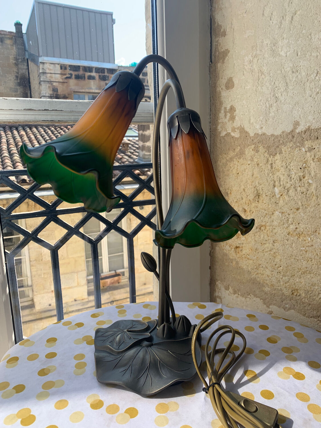 Antique table lamp Water lily