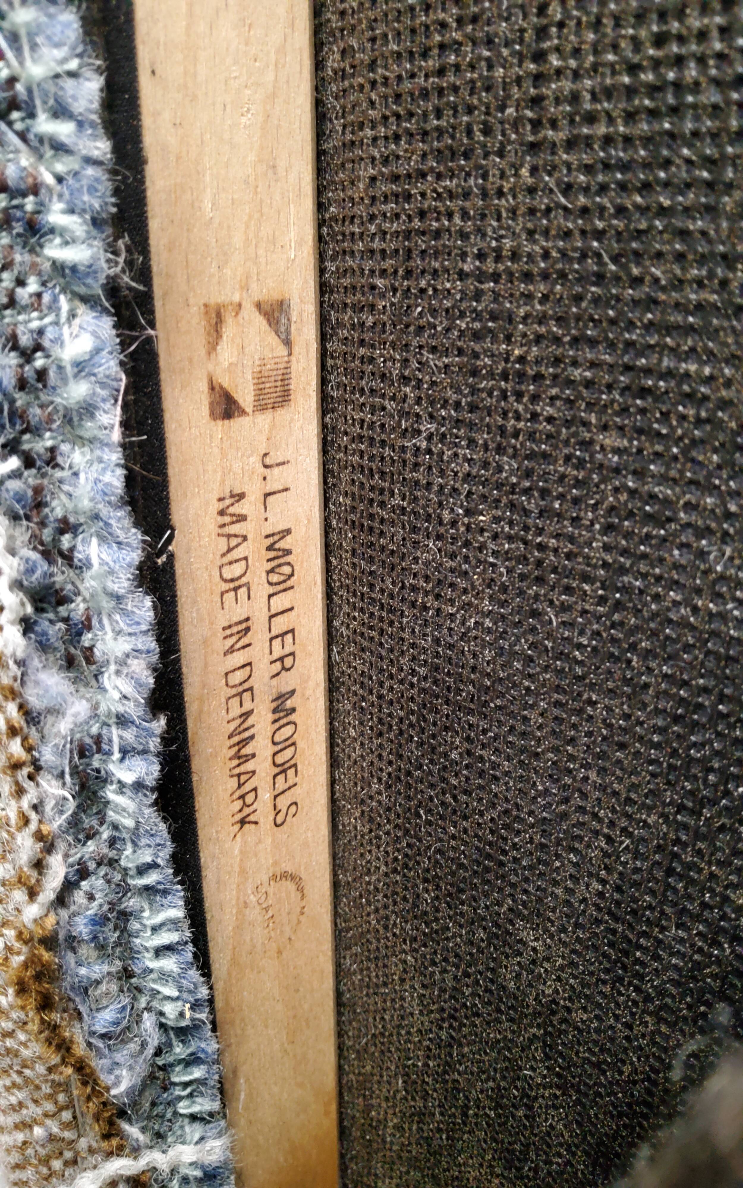 Moller dining room table and chair - 1960