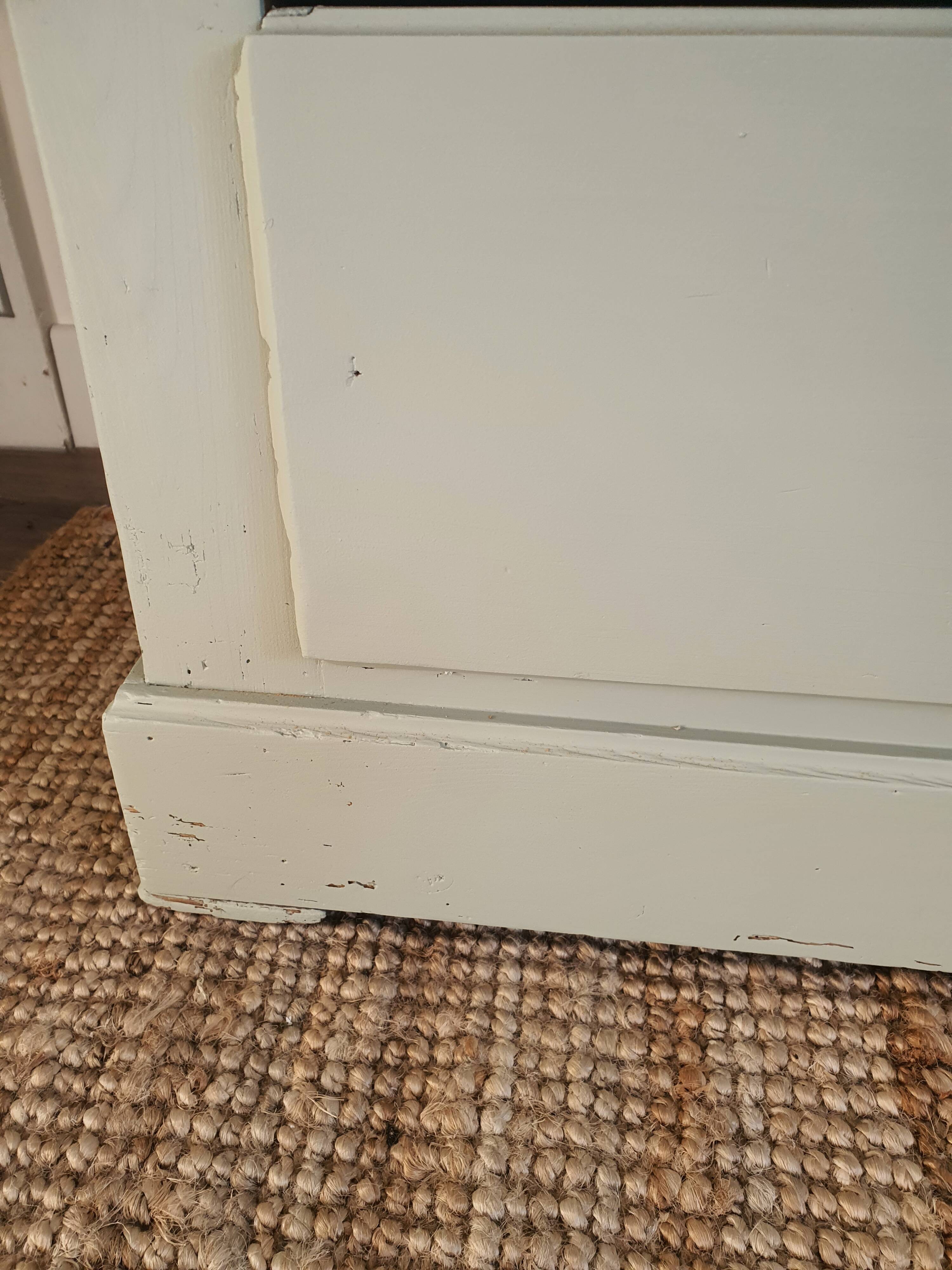 Wooden chest of drawers