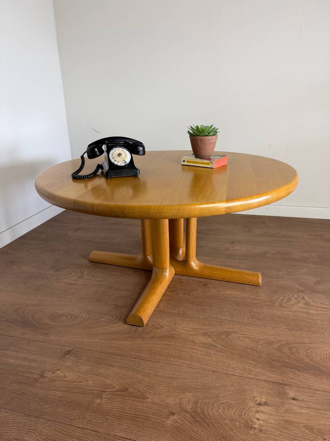 Scandinavian round coffee table in elm – Dyrlund, Denmark
