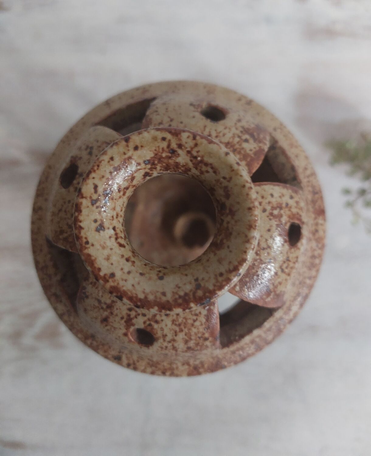 Stoneware tealight holder