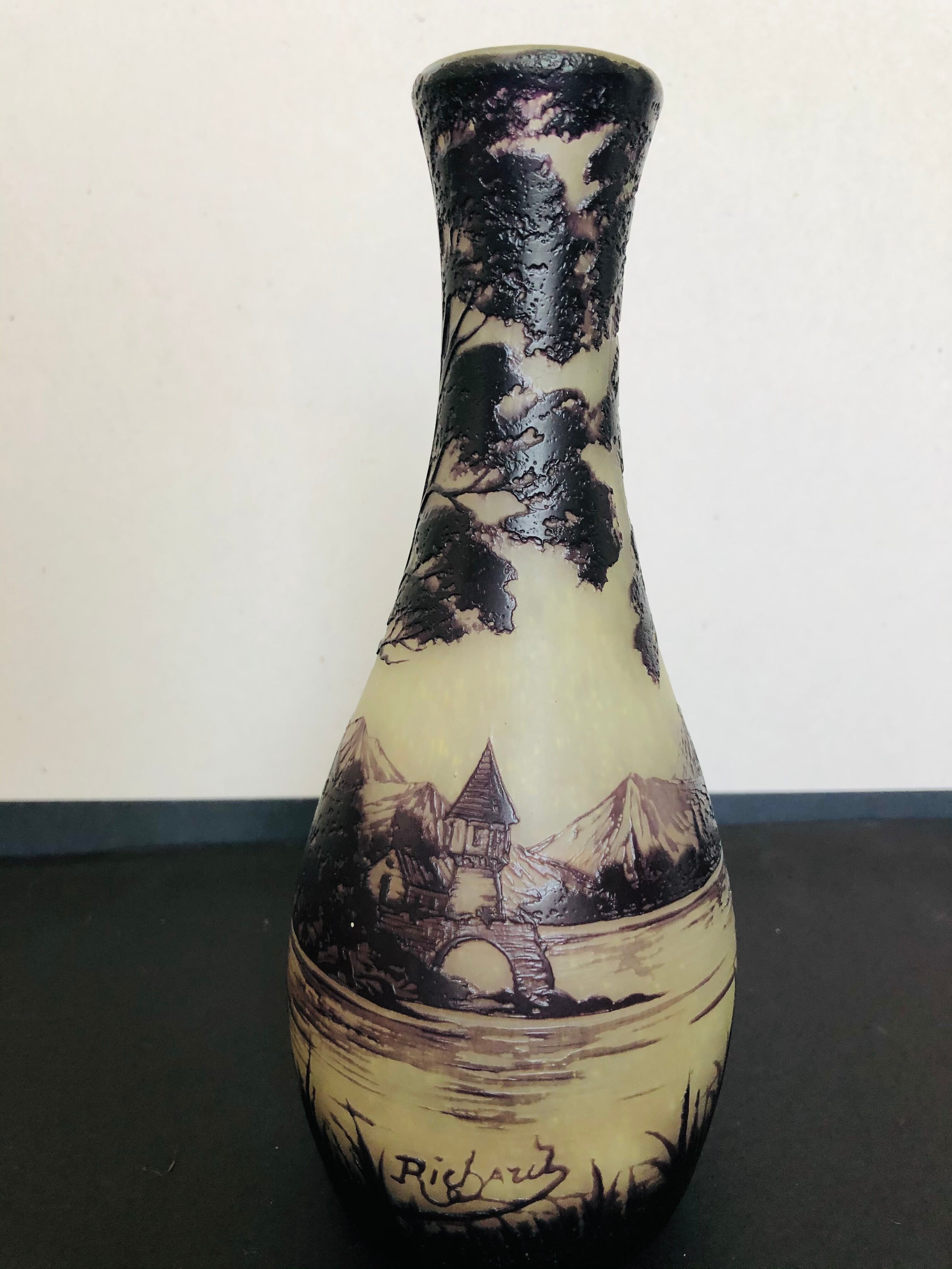 Multi-layer glass vase with acid engraved decoration