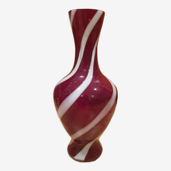 Vase en verre à rayures de bonbon