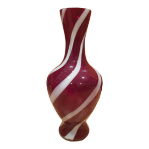 Vase en verre à rayures de bonbon