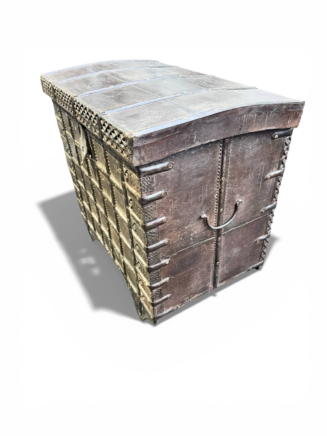 Small Anglo-Indian rolling chest in exotic wood from the 20th century.