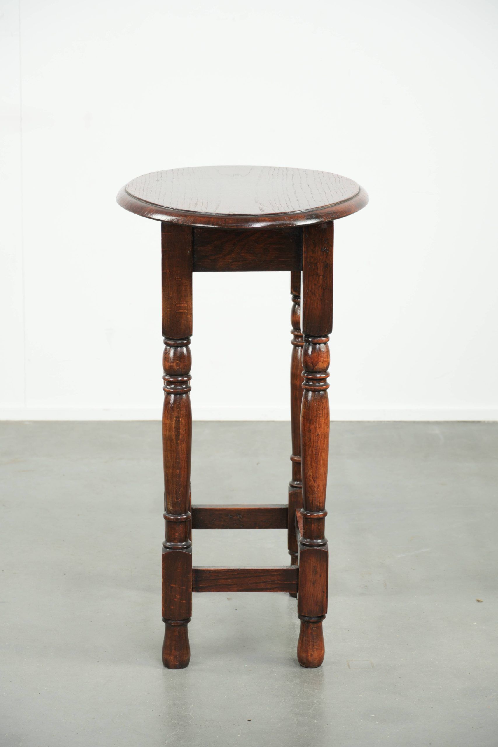 Table d'appoint ovale en chêne anglais antique du début du 20e siècle