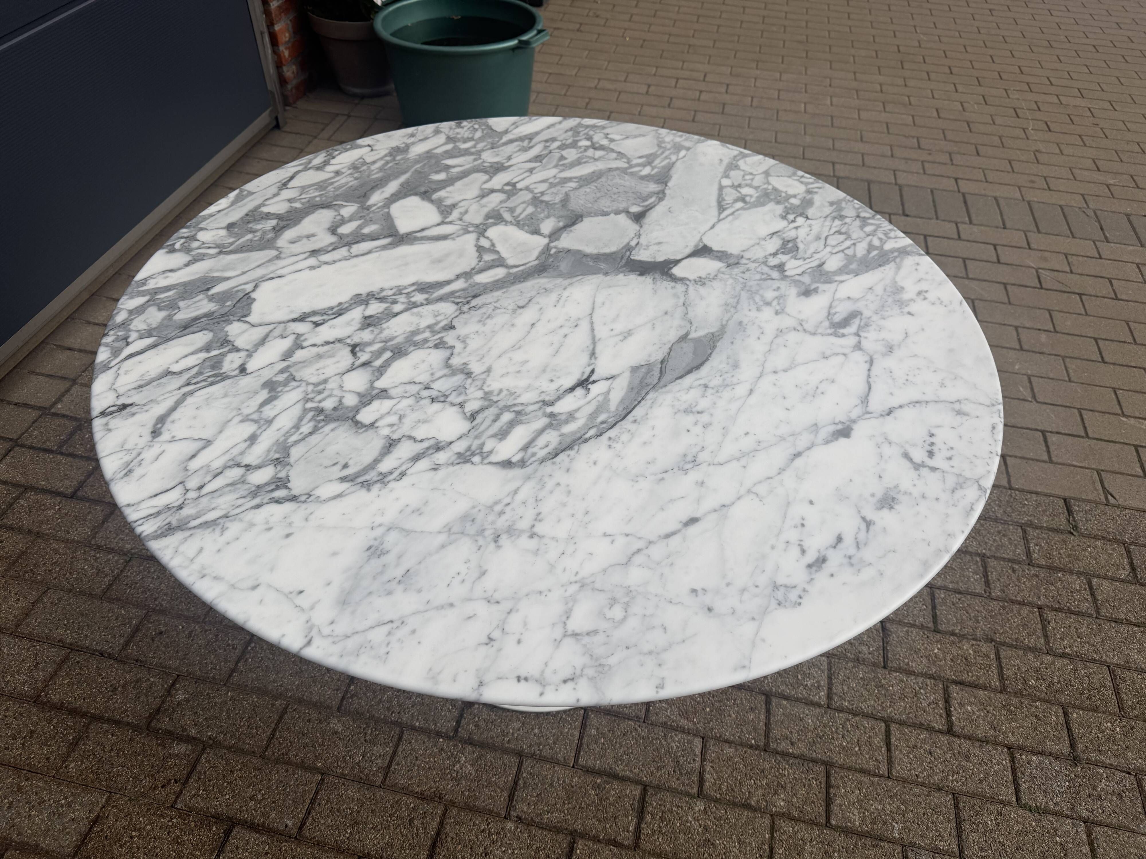 Original Knoll Tulip Arabescato Matte 152cm round LIKE NEW! Eero Saarinen