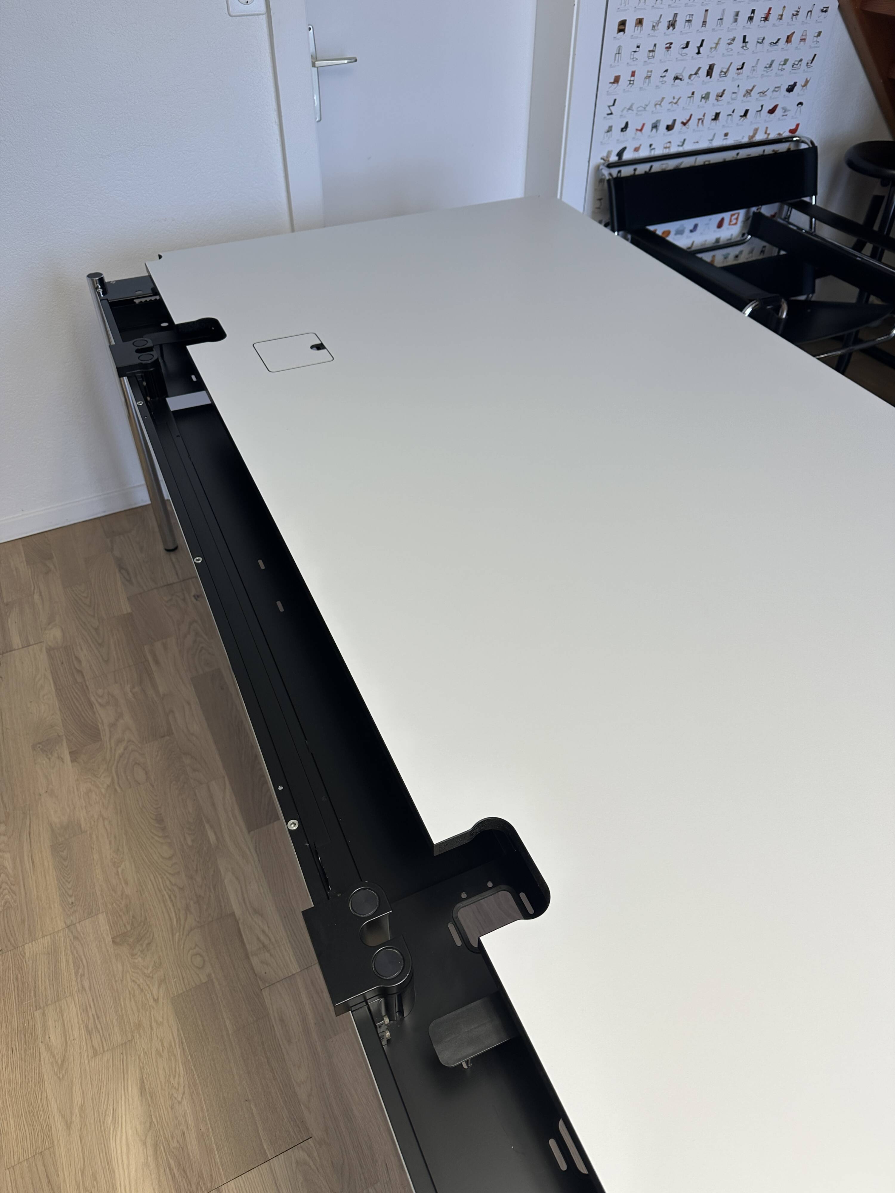 Usm haller advanced desk/table in pearl grey laminate