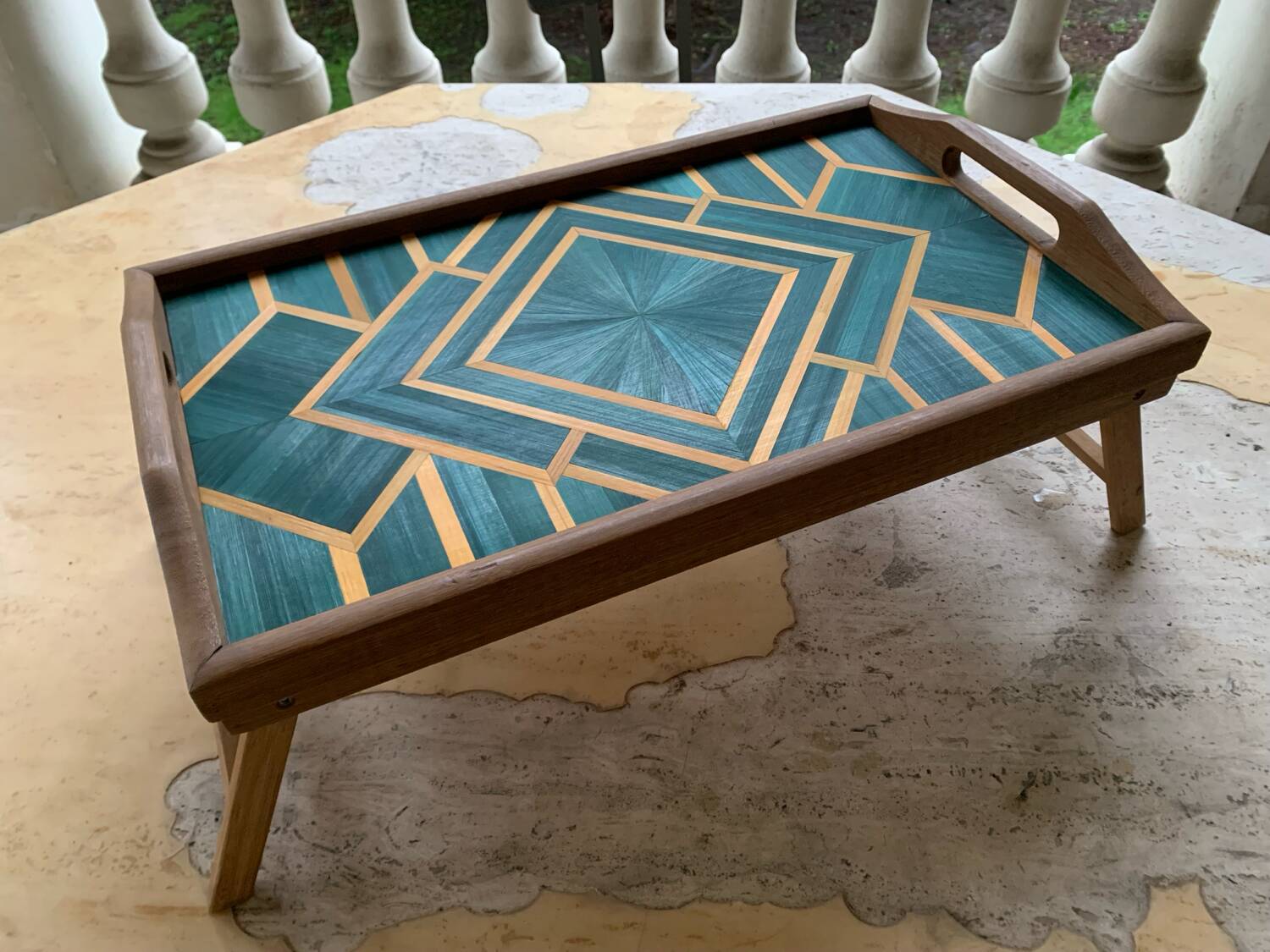 Straw marquetry tray