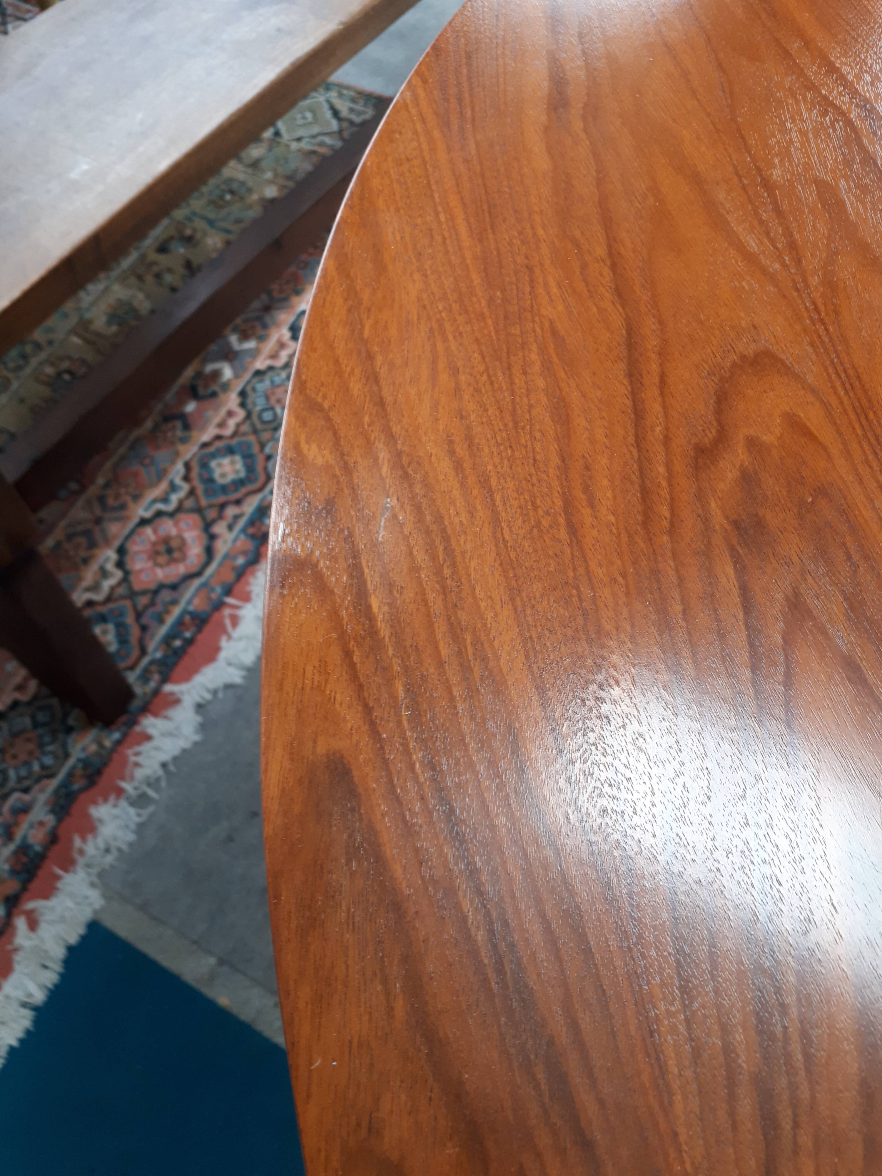 Table ronde par Baumann des années 60