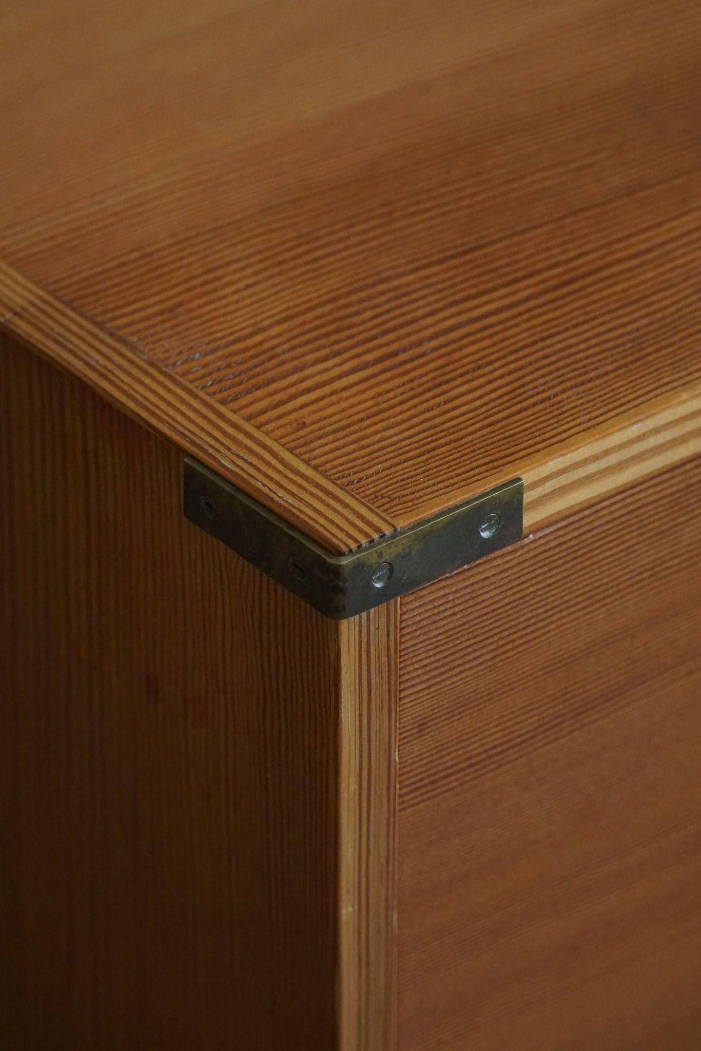 Mid-century modern Danish, a classic Oregon pine chest of drawers, 1950s.