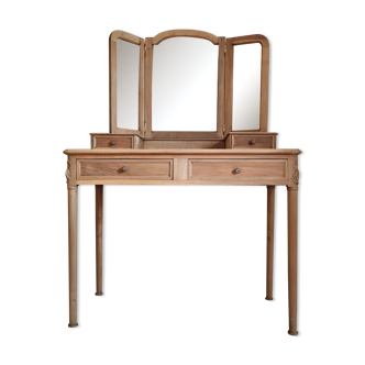 Toilet table dressing table old laid bare