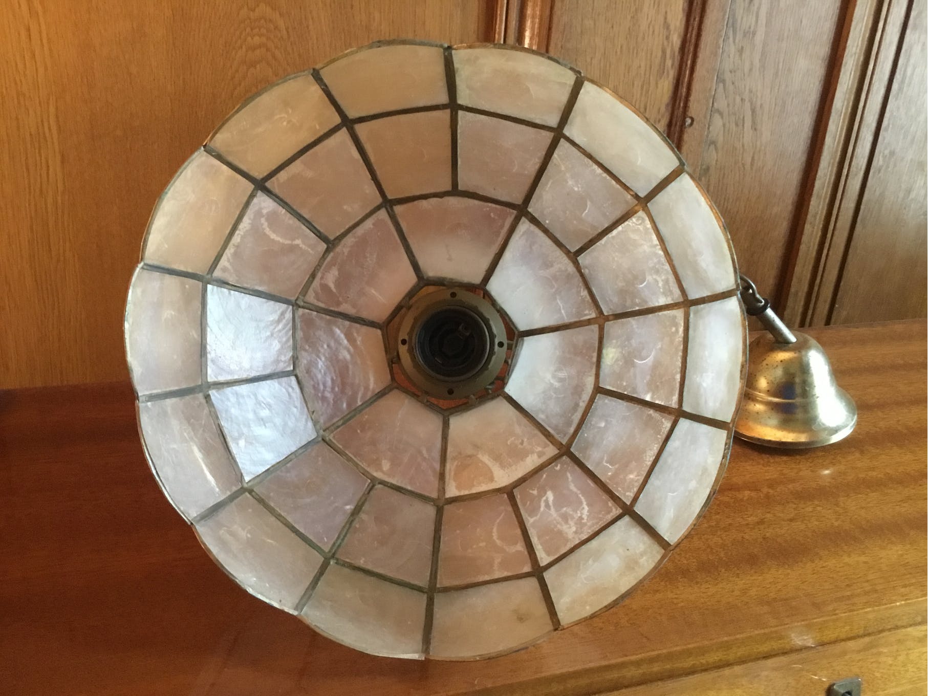 Vintage mother-of-pearl suspension