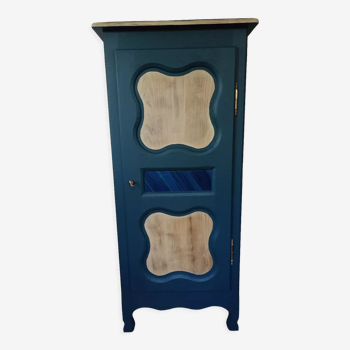 Armoire parisienne