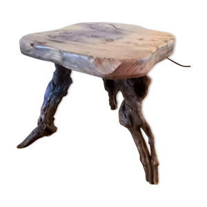 table basse tripode brutaliste