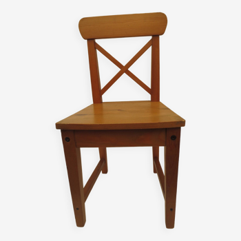 Small vintage chair for children, in light wood