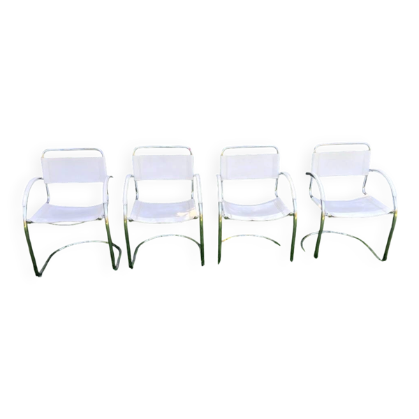 Set de 4 chaises avec accoudoirs attribuée à Mart Stam