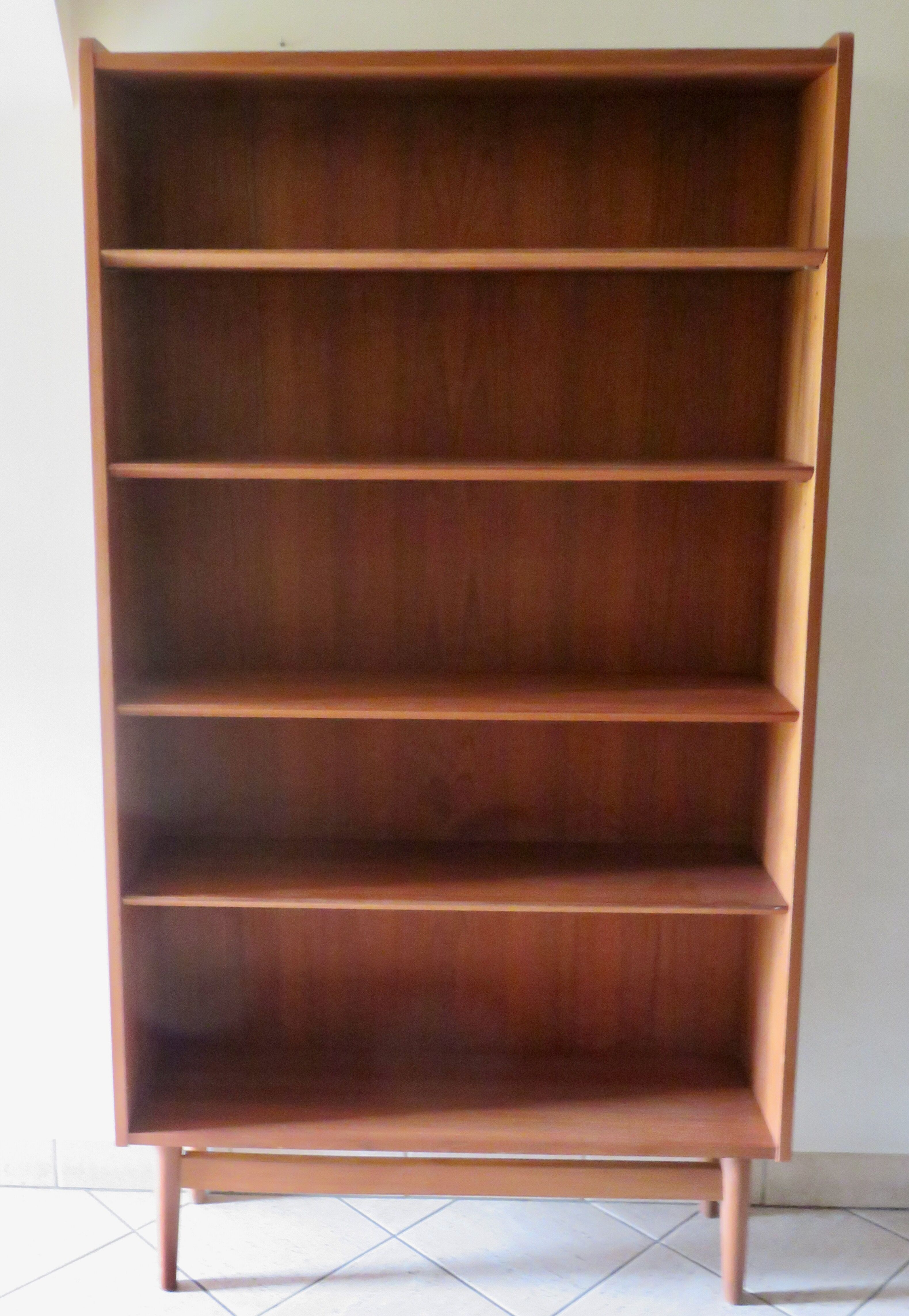 Tapered teak profile bookcase by Johannes Sorth, Denmark 1960