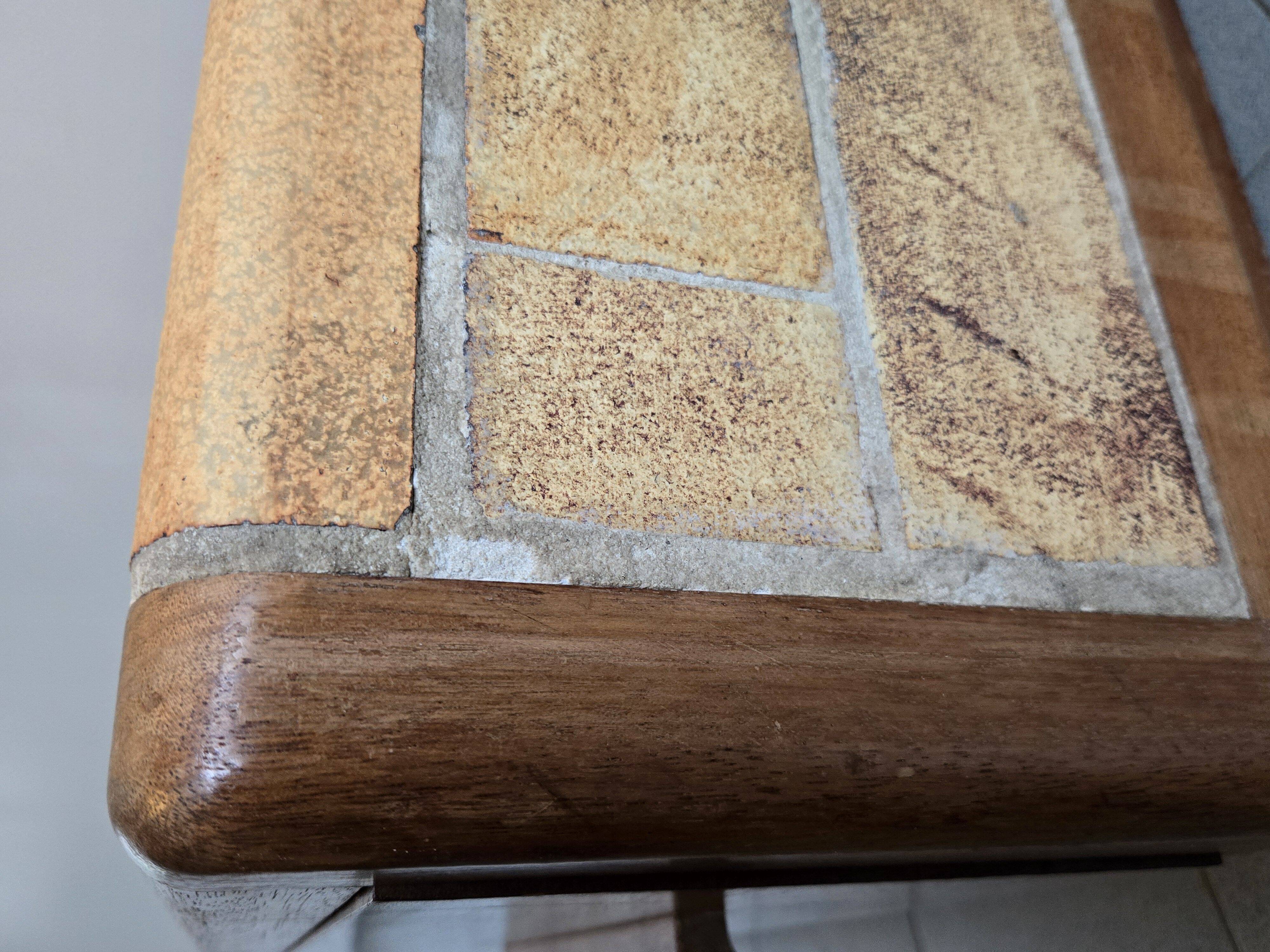 Vintage 1970 coffee table in solid oak & ceramic